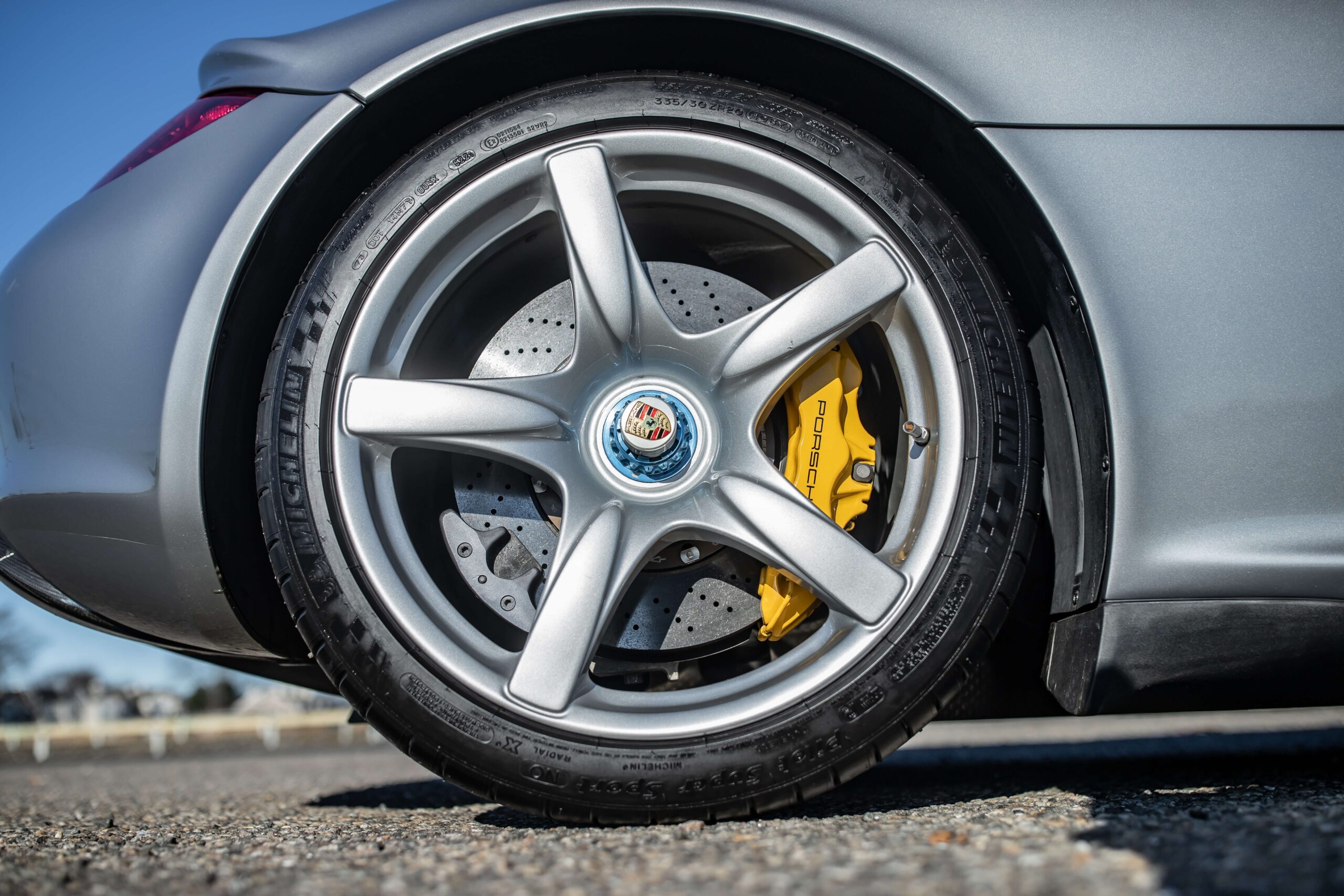 2005 Porsche Carrera GT (97)