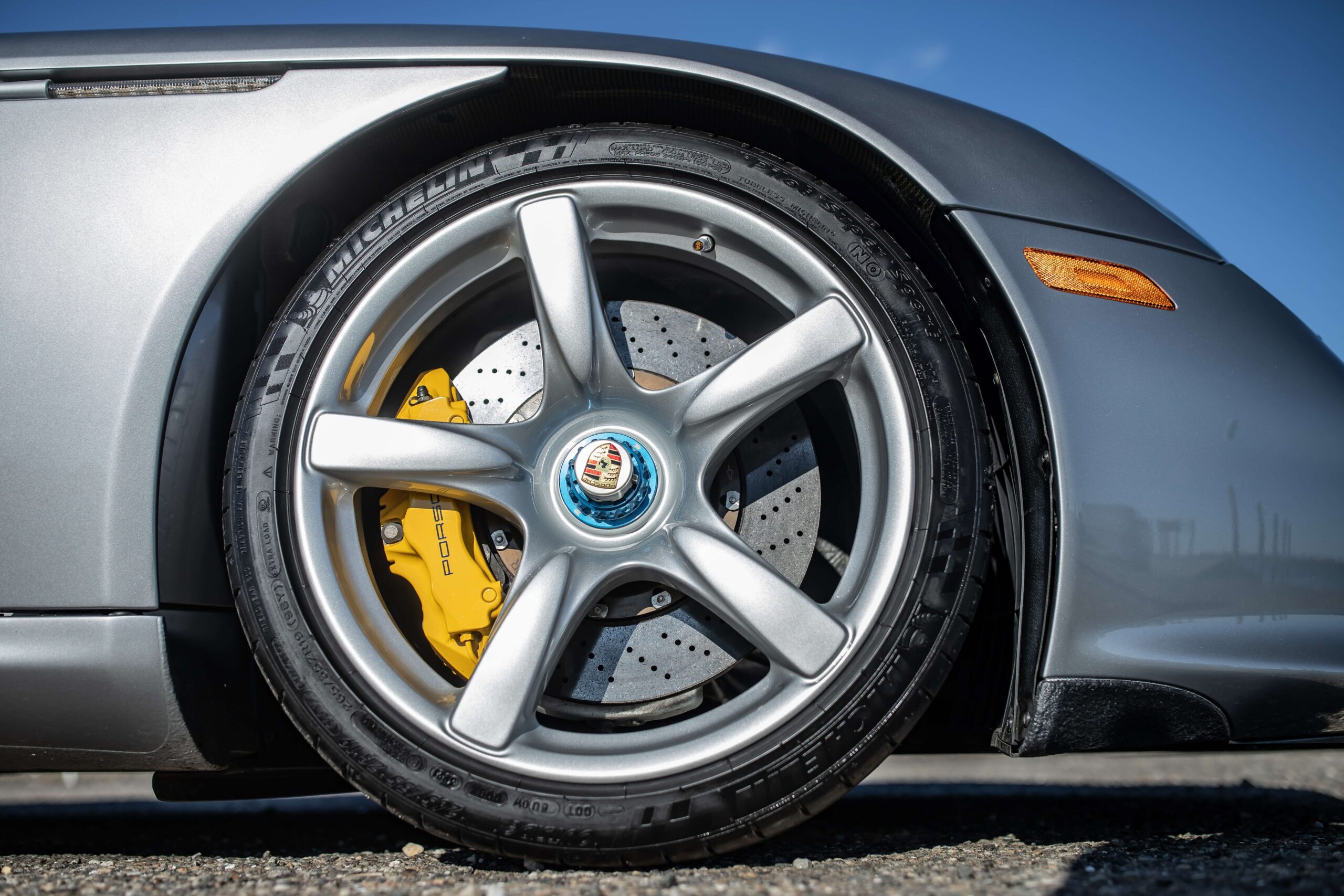 2005 Porsche Carrera GT (98)